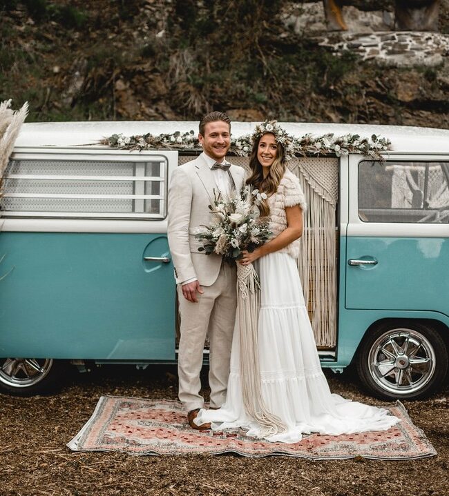 Hochzeitslocation, Brautpaar am Hof alla Cava