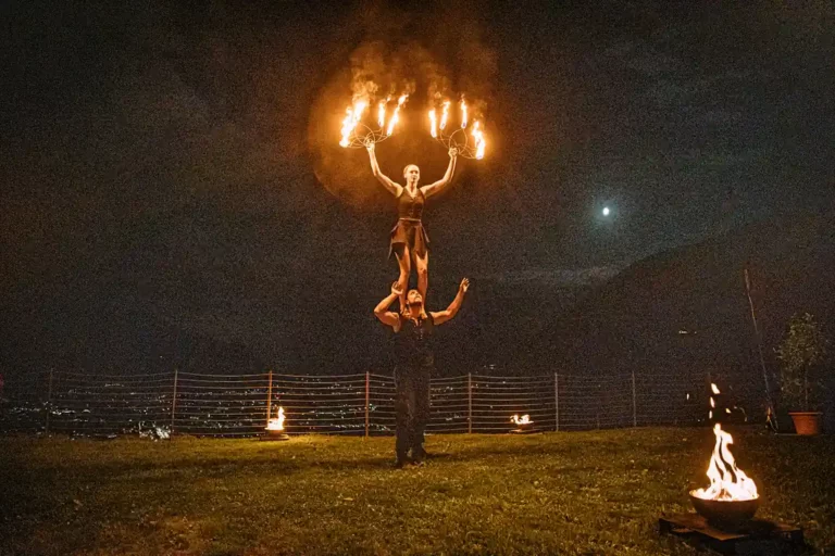 Firedancer: Feuershow bei einer Hochzeit
